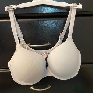 Victoria’s Secret T-shirt full coverage push up bra 38 D